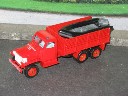 Camion plateau avec zodiac - camion,