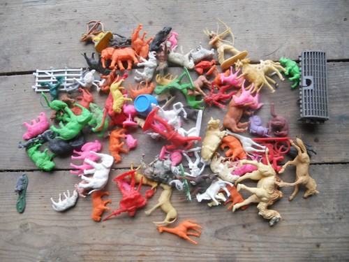 Lot figurines jouets - lot,