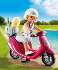 Playmobil fille avec scooter
