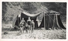 ANCIENNE PHOTOGRAPHIE ORAN CIRCA 1940 FAMILLE DEVANT SA TENTE DE PLAGE
