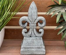 Statuette en pierre lys