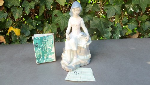 Ancien sujet porcelaine - n2,