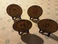 Lot De 4 Assiettes Vintages Avec Supports Et Fixations Murales 