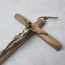 Crucifix en Bois et Métal – Croix Murale avec Christ – Déco Religieuse