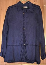 chemise ou sur chemise bleu