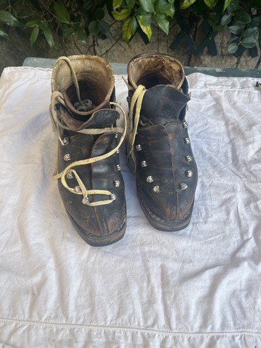 Anciennes chaussures - anciennes, de