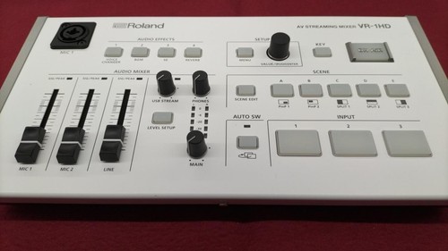 Table mixage vidéo roland - de,