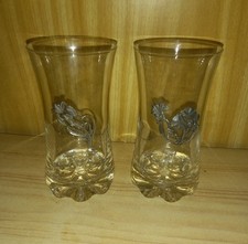 2 verres avec fleurs en étain