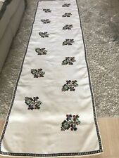   très grand et beau chemin