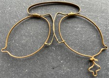 Ancienne paire de lunettes