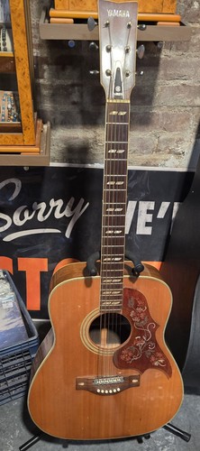 Yamaha 300 red - fg,