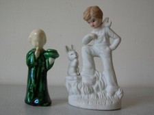 Lot de 2 anciennes statuettes en porcelaine et un porte bougie de 9 cm et 12 cm