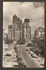 RODEZ (12) CITROEN TRACTION à "ESSO" & POMPE à ESSENCE "BP" période 1950