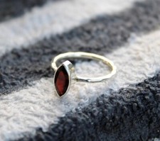 Marquise Coupe Grenat Rouge