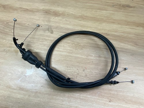 Une paire cable - de, de