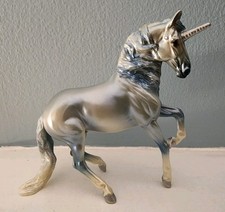 USED Breyer Stablemates Model
