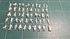 L1 LOT DE 50 PERSONNAGES HO A PEINDRE DIORAMA DECOR train electrique ho