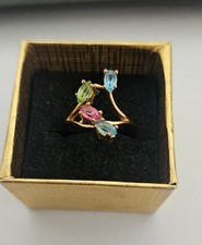 Bague fine  printanière pierre colorée rose,bleue,vert ,plaqué or jaune