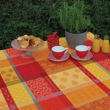 Nappe coton jacquard Téflon valescure rouge 2m50 x 1m80 anti tache - MCTISSUS - 
