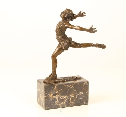 Sculpture bronze un - sculpture,