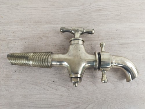 Oenologie gros robinet de - oenologie,