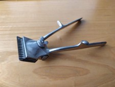 Tondeuse à main L'idéale - Outil ancien de coiffeur
