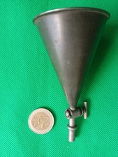Entonnoir pour baratte à mayonnaise vintage métal et robinet en étain. Vintage