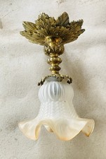 Plafonnier époque XIXe en bronze doré massif + tulipe en verre à bord dentelé