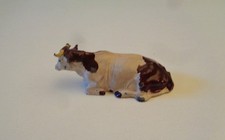 RARE VACHE COUCHEE EN PLOMB LR