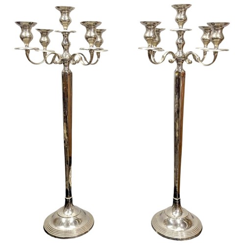 Très grands chandeliers - , en