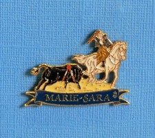 1 PIN'S / MARIE-SARA 1 DES RARES FEMMES TOREROS À CHEVAL REJONEADORA.(N'EMAUX)