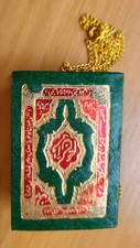 Vends petit CORAN doré à l' or fin avec chaine