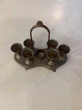 Porte œufs avec 6 coquetier