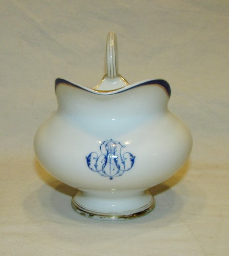 Pot lait porcelaine - a,