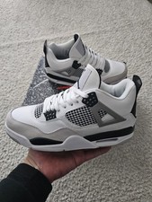Air Jordan Rétro 4 Black Military neuves, plusieurs tailles dispo, envoi sous...