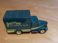 Camion miniature vert et jaune