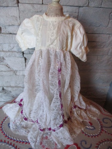 Grande robe dentelle ancienne - robe,