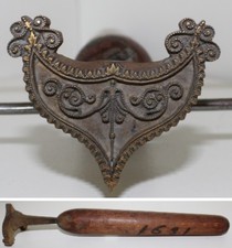 Grand Fer à Dorer Fleuron