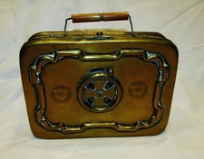 CHAUFFERETTE ANCIENNE EN LAITON MARQUE AE à Paris