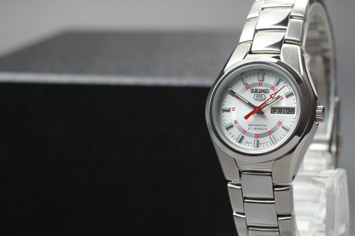 Montre pour femme vintage - , 1987