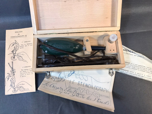 Ancien stencilograph appareil