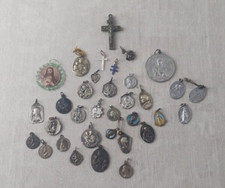 Lot d'anciens pendentifs /