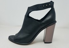 Sixty Seven Lindsey Woman's