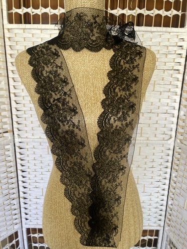 Ancienne fine dentelle - , noire