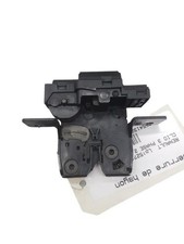 Serrure de hayon RENAULT CLIO 3 PHASE 2 8200947699