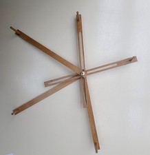 Dévidoir ajustable en bois.