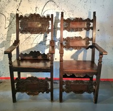 2 Fauteuils en noyer, 17 e S