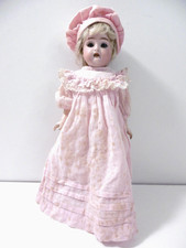 PETITE POUPÉE ANCIENNE