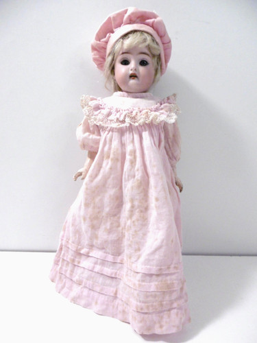 Petite poupée ancienne - petite,