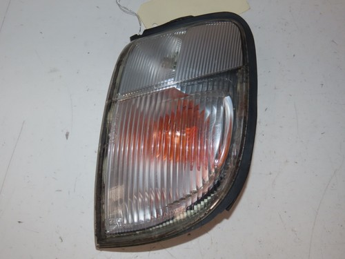 Clignotant gauche nissan pick - clignotant,